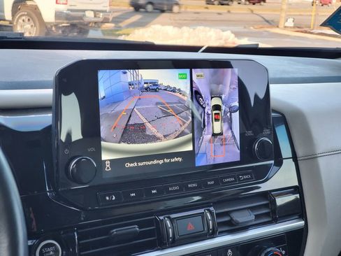 Used 2023 Nissan Pathfinder SL image 26