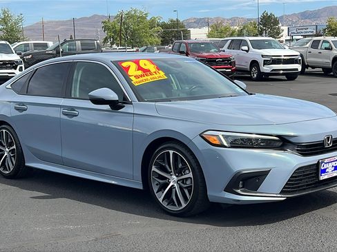Used 2024 Honda Civic Touring image 3