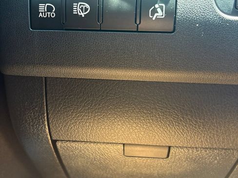 Used 2019 Lexus LX 570 4WD w/ Luxury Package image 19