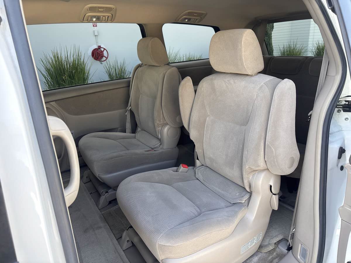 Used 2005 Toyota Sienna LE w/ LE Pkg 1 FWD image 9