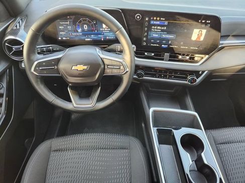 Certified 2025 Chevrolet Equinox LT w/ Safety and Technology Package FWD image 27