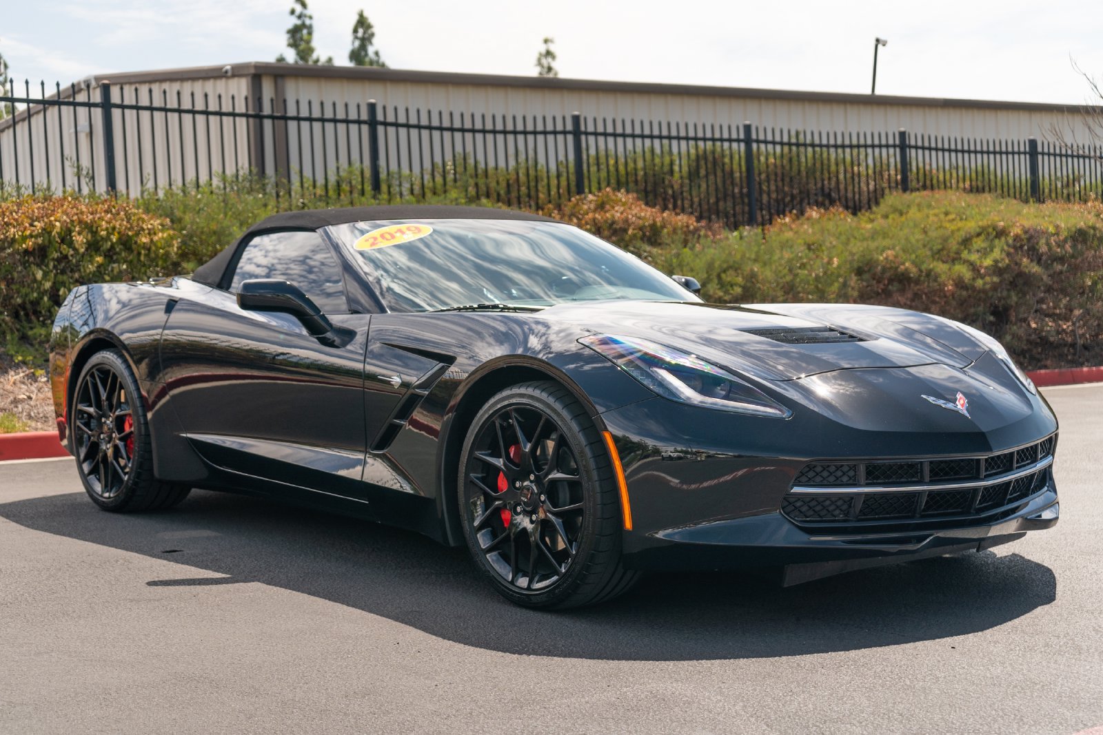 Used 2019 Chevrolet Corvette Stingray Convertible w/ 1LT RWD image 3