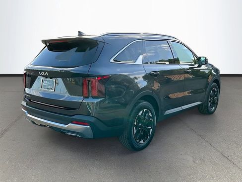 Used 2025 Kia Sorento S w/ Panoramic Sunroof Package image 7