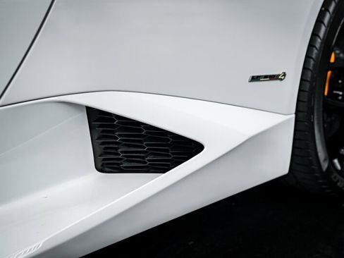 Used 2016 Lamborghini Huracan LP 610-4 image 21