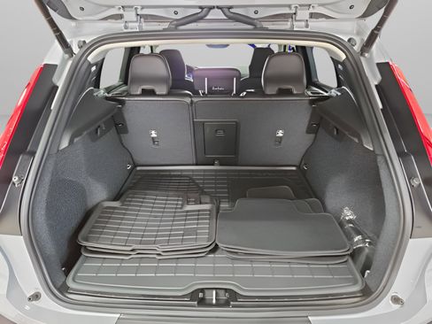New 2025 Volvo XC40 B5 Core w/ Protection Package Premier AWD/4WD image 9