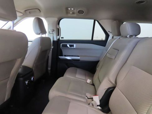 Used 2023 Ford Explorer XLT RWD image 15