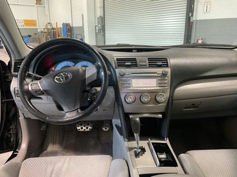 Used 2011 Toyota Camry SE w/ Fleet Convenience Pkg FWD image 12