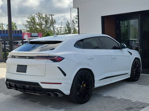 Used 2022 Lamborghini Urus AWD/4WD image 4