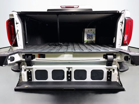 Certified 2022 GMC Sierra 1500 SLT w/ SLT Convenience Package image 39