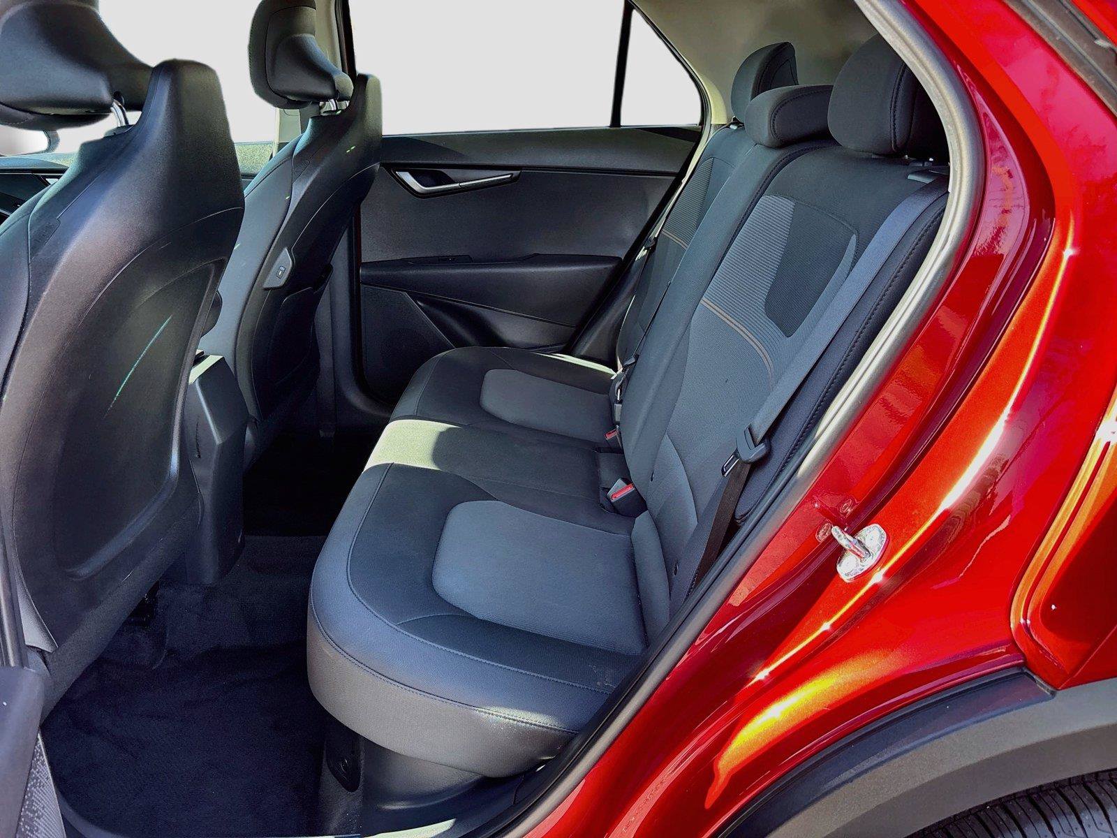 Used 2025 Kia Niro LX FWD image 26