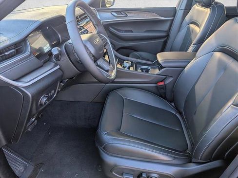 New 2025 Jeep Grand Cherokee L Limited image 4