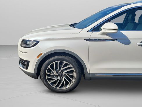 Used 2019 Lincoln Nautilus Reserve w/ Driver Assistance Package image 32