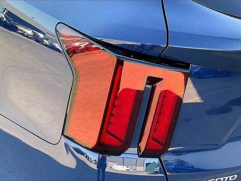 Used 2025 Kia Sorento S image 30