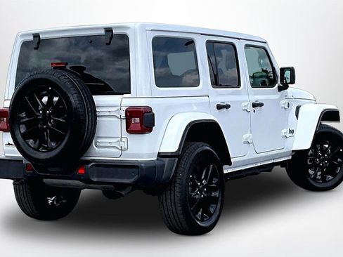 Used 2025 Jeep Wrangler Unlimited Sahara w/ Safety Group AWD/4WD image 6