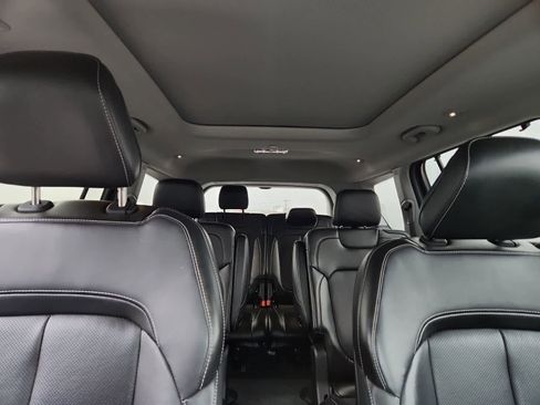 Used 2021 Jeep Grand Cherokee L Limited w/ Luxury Tech Group II image 19