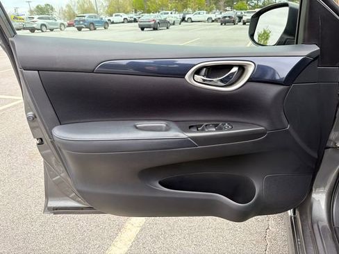 Used 2019 Nissan Sentra SR image 10