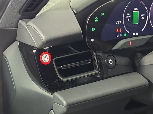 Certified 2025 Porsche Taycan AWD/4WD image 18