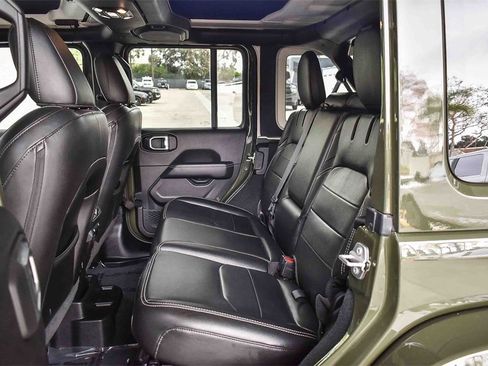 Used 2022 Jeep Wrangler Unlimited Sahara image 17