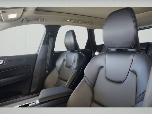 New 2025 Volvo XC60 B5 Core w/ Climate Package image 23