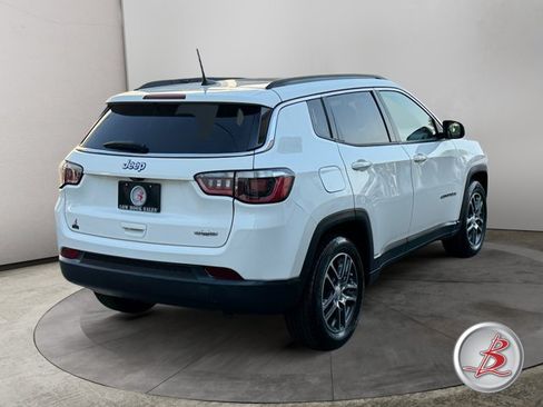 Used 2018 Jeep Compass Latitude w/ Popular Equipment Group FWD image 7