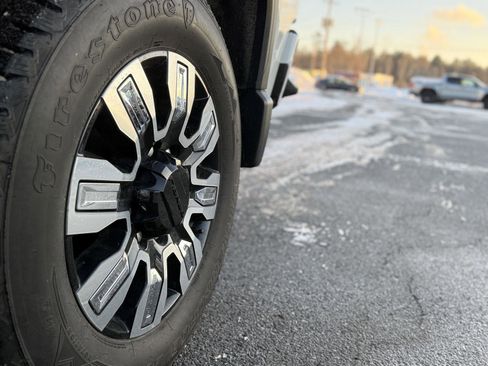 Used 2024 GMC Sierra 2500 Denali w/ Technology Package image 11