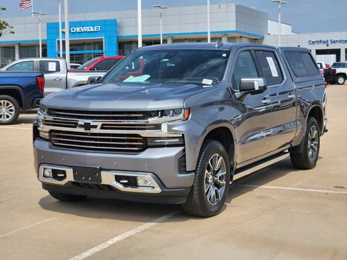 Used 2021 Chevrolet Silverado 1500 High Country w/ Technology Package RWD image 3