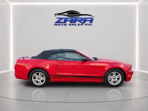 Used 2013 Ford Mustang Convertible RWD image 8