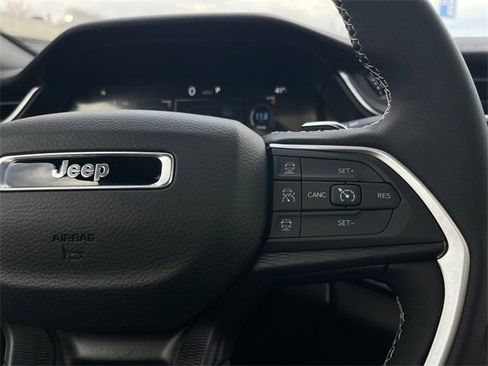 New 2025 Jeep Grand Cherokee L Altitude image 14