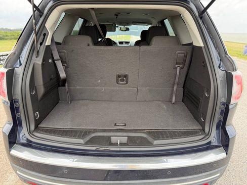 Used 2016 GMC Acadia SLE FWD image 16