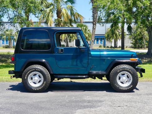 Used 1995 Jeep Wrangler Rio Grande AWD/4WD image 3