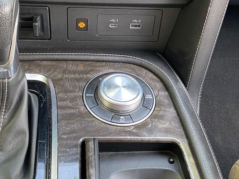 Used 2023 Nissan Armada Platinum w/ Captain's Chairs Package AWD/4WD image 19