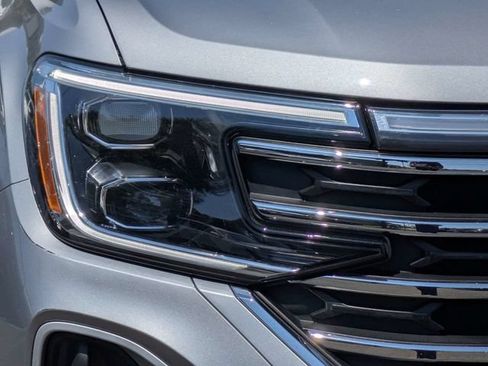 Certified 2025 Volkswagen Atlas SE FWD image 10