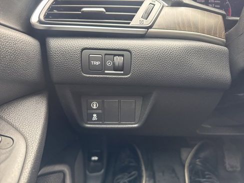 Certified 2018 Honda Accord EX image 23
