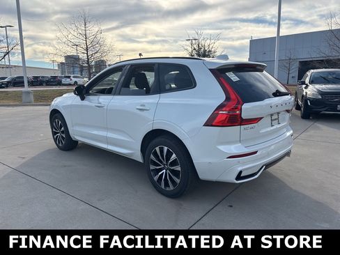 Certified 2025 Volvo XC60 B5 Plus image 5