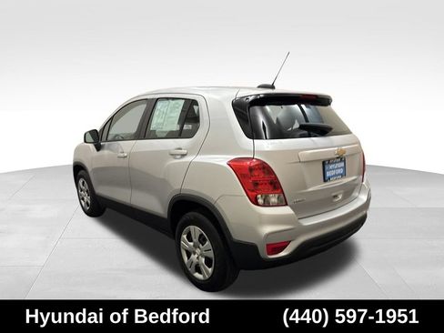 Used 2018 Chevrolet Trax LS FWD image 8