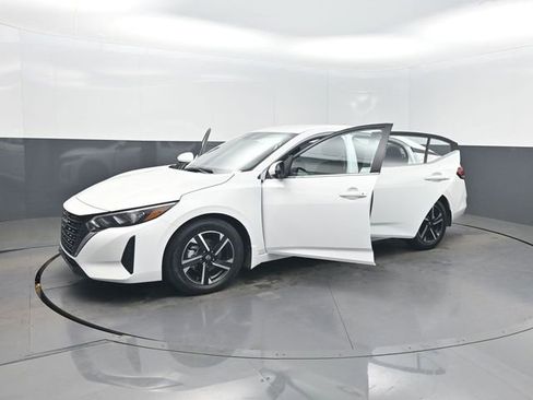 Used 2025 Nissan Sentra SV image 36