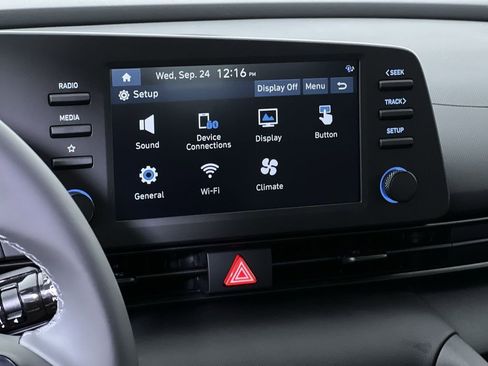 Used 2025 Hyundai Elantra Sport image 20