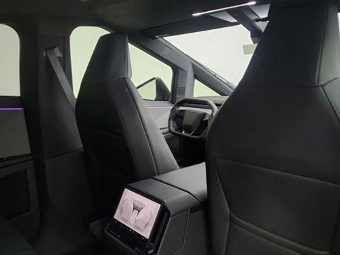 Used 2024 Tesla Cybertruck AWD Crew Cab image 54