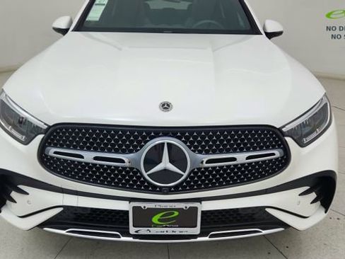 Used 2025 Mercedes-Benz GLC 300 4MATIC image 9