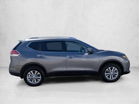 Used 2016 Nissan Rogue SV AWD/4WD image 4