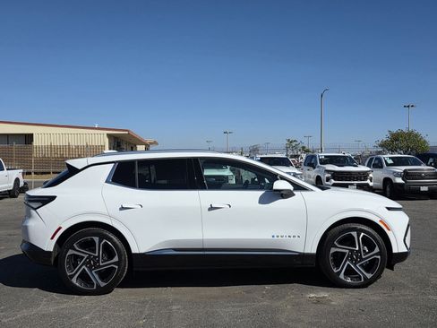 New 2026 Chevrolet Equinox EV LT w/ Convenience Package II image 8