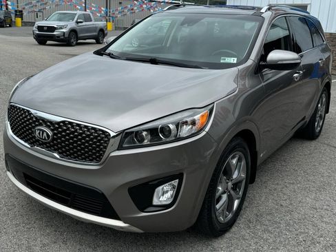 Used 2017 Kia Sorento SX AWD/4WD image 3