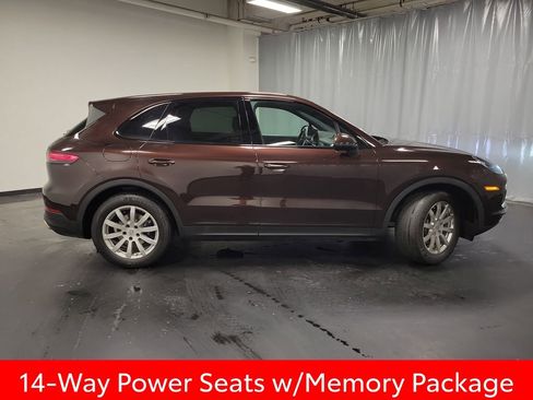 Used 2020 Porsche Cayenne Base image 9