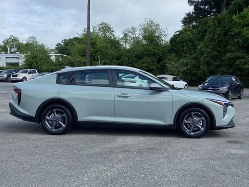 New 2026 Kia K4 FWD image 2