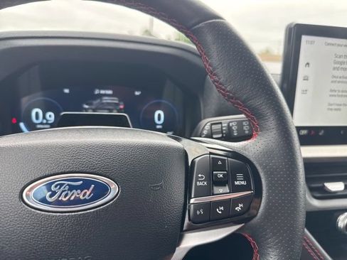 Used 2025 Ford Explorer ST-Line w/ ST-Line Street Pack AWD/4WD image 14