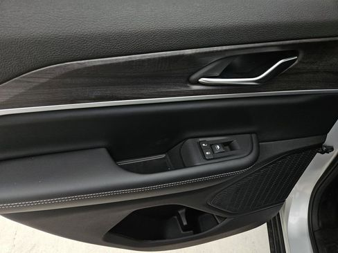 New 2025 Jeep Grand Cherokee Limited w/ Black Appearance Package RWD image 13
