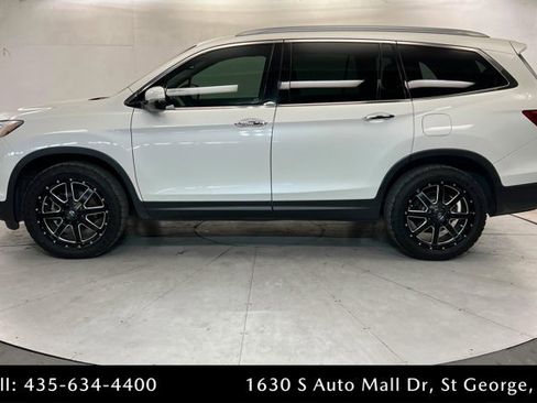 Used 2017 Honda Pilot Touring image 2