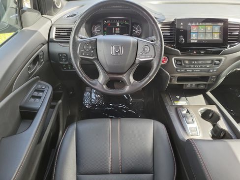 Certified 2024 Honda Passport TrailSport image 14