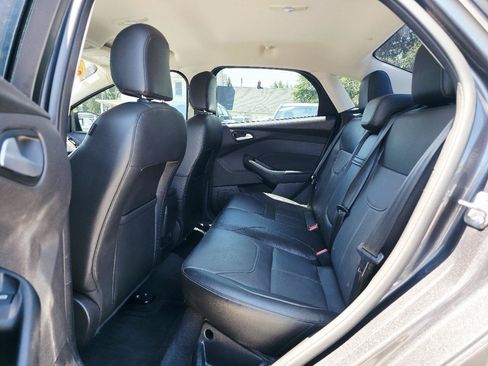 Used 2015 Ford Focus SE w/ Equipment Group 201A FWD image 14
