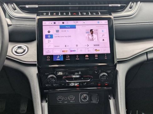 New 2025 Jeep Grand Cherokee L Limited w/ Black Appearance Package image 16